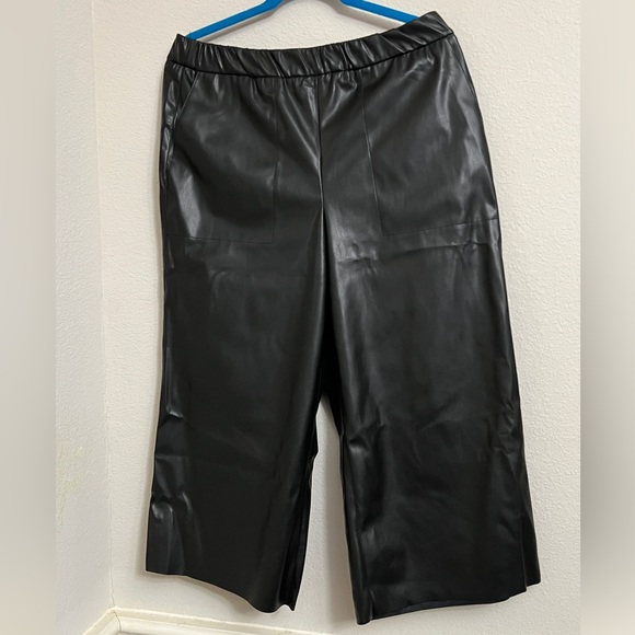 Bailey/44 Thandi Black Eco Leather Wide-Leg Capri Pants Size Large - Picture 3 of 12